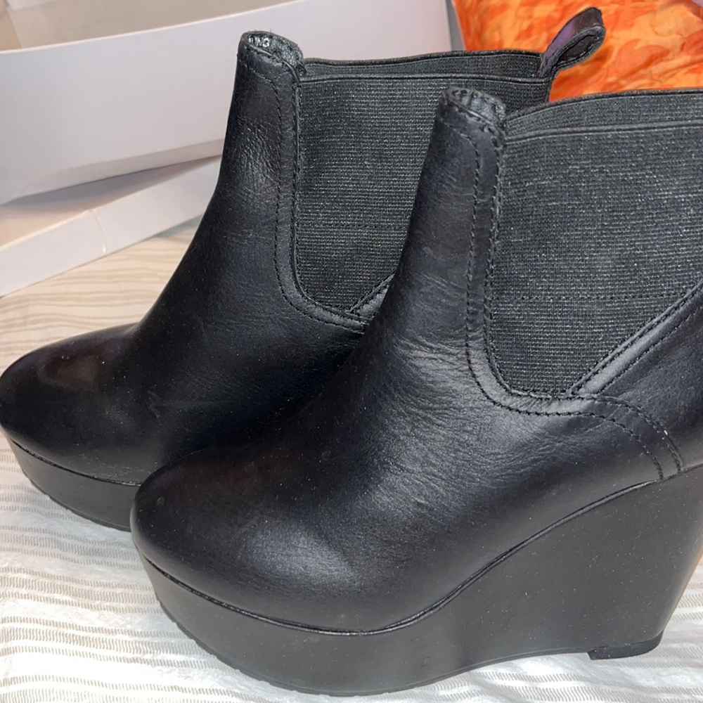 8 1/2 Black Steve Madden Wedge Booties